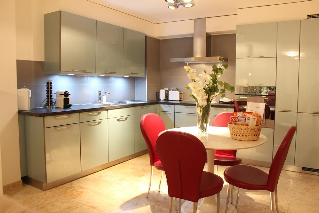 Montreux Lake View Apartments City Centre Екстериор снимка