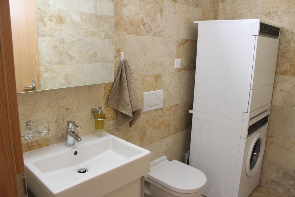 Montreux Lake View Apartments City Centre Екстериор снимка
