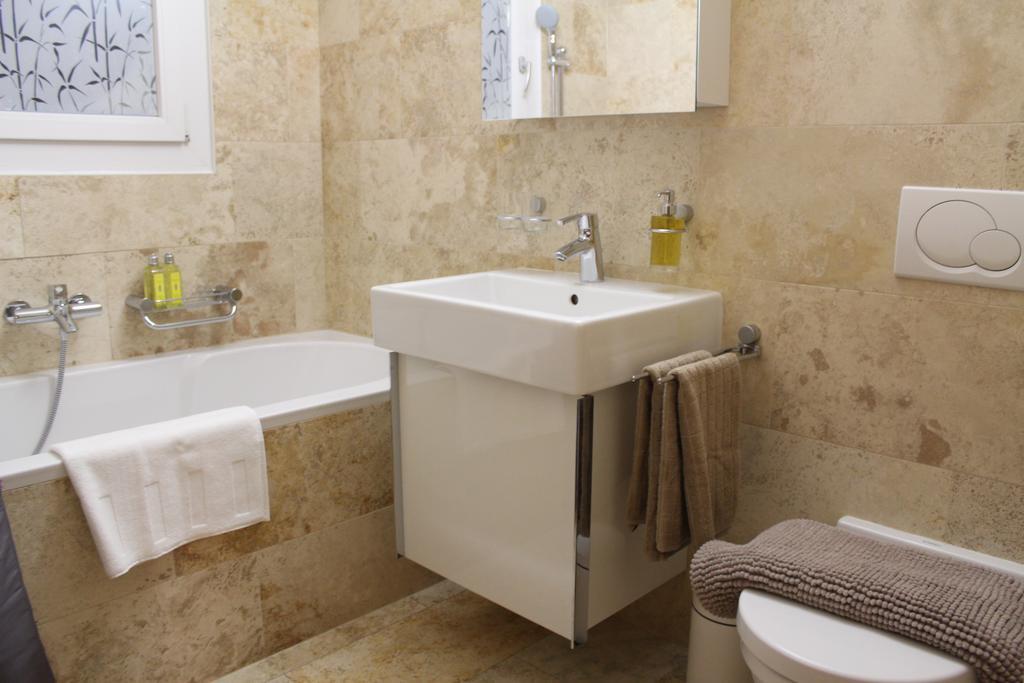 Montreux Lake View Apartments City Centre Екстериор снимка