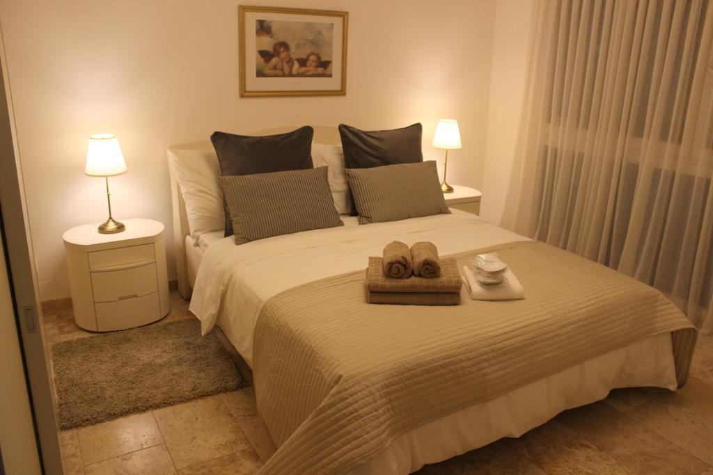 Montreux Lake View Apartments City Centre Екстериор снимка