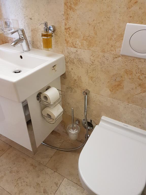 Montreux Lake View Apartments City Centre Екстериор снимка
