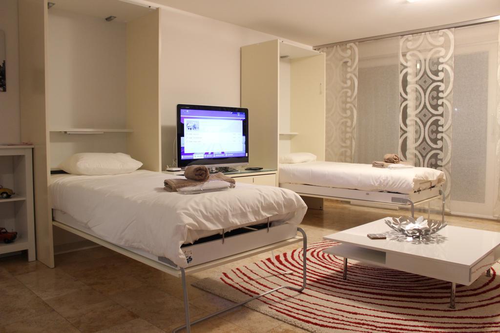 Montreux Lake View Apartments City Centre Екстериор снимка