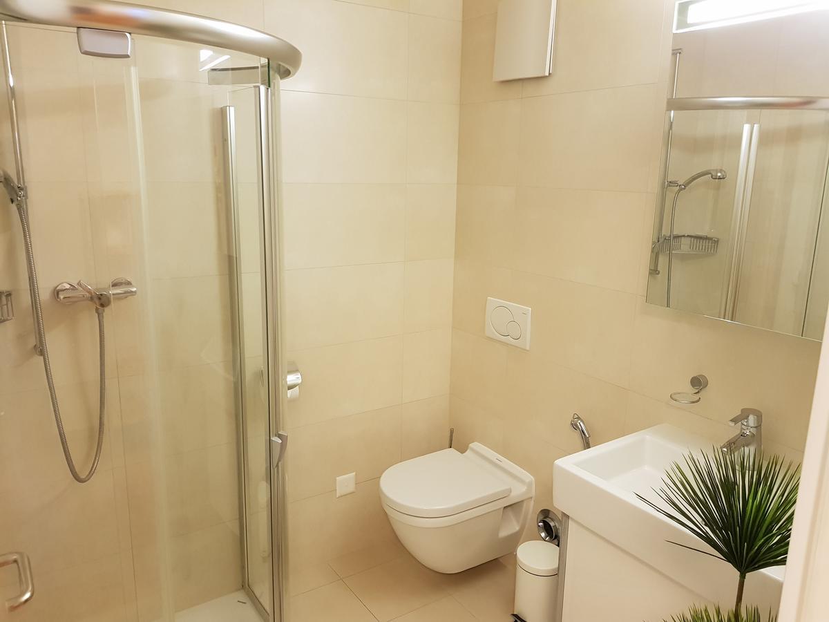 Montreux Lake View Apartments City Centre Екстериор снимка