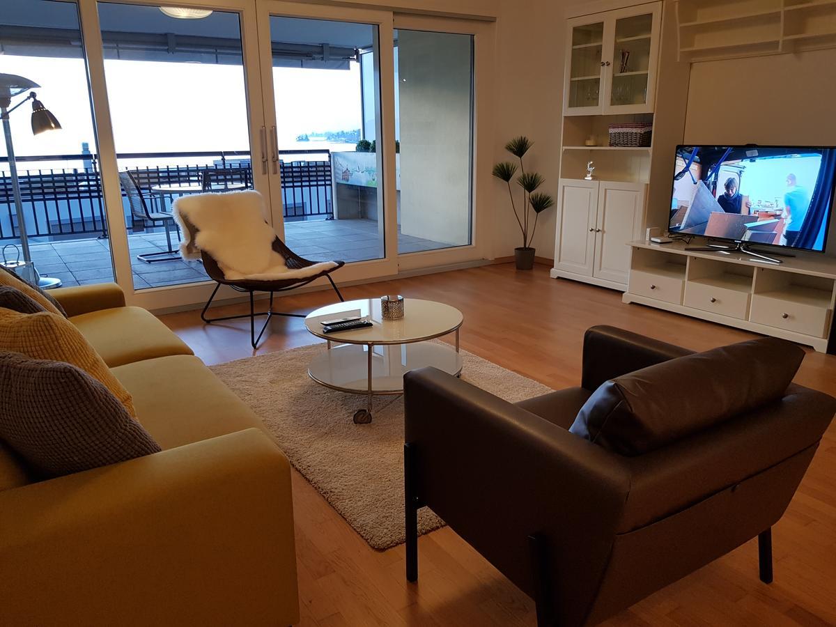 Montreux Lake View Apartments City Centre Екстериор снимка